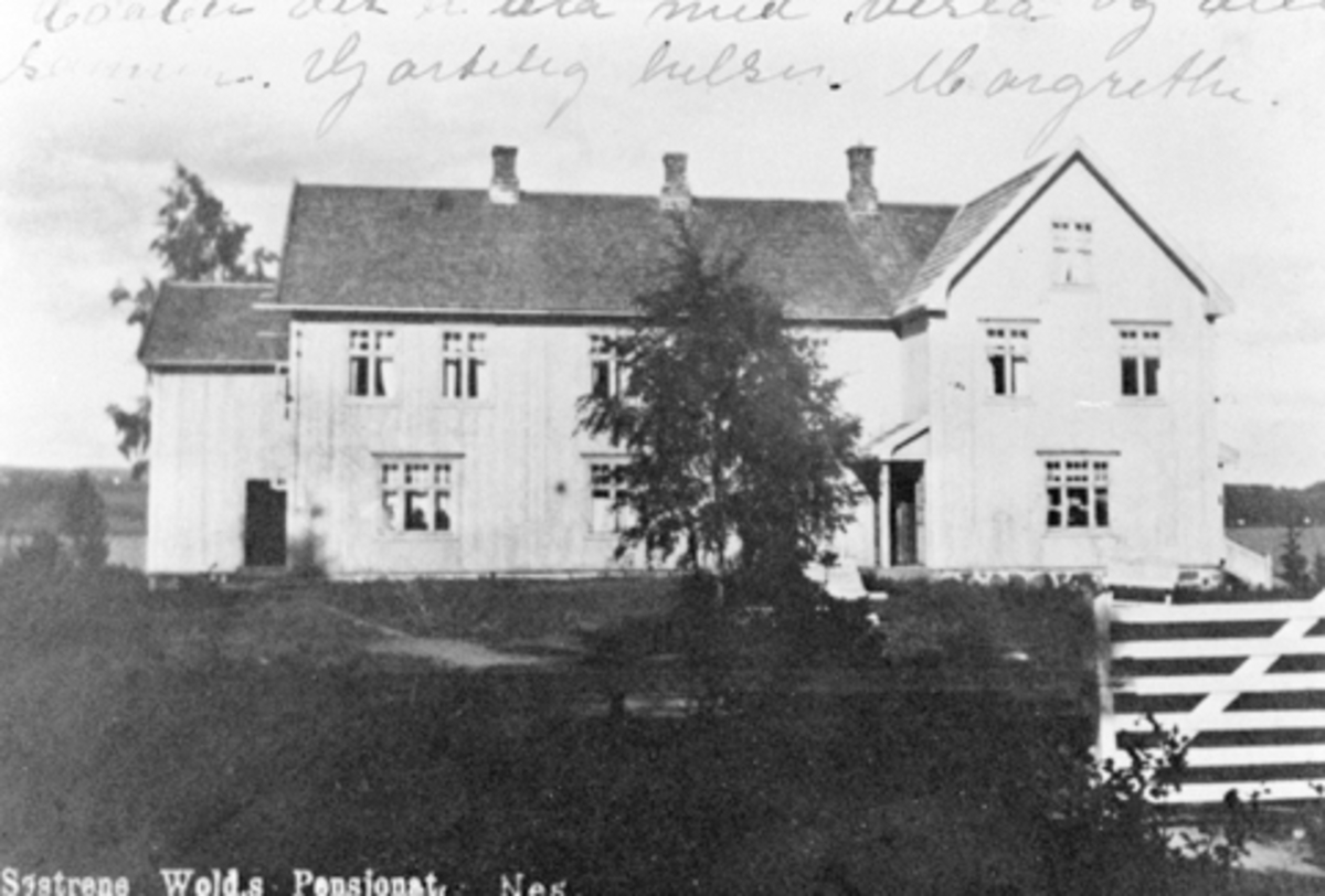Søstrene Wold pensjonat, barnehjem, Strandheim, Nes, Hedmark. Postkort.