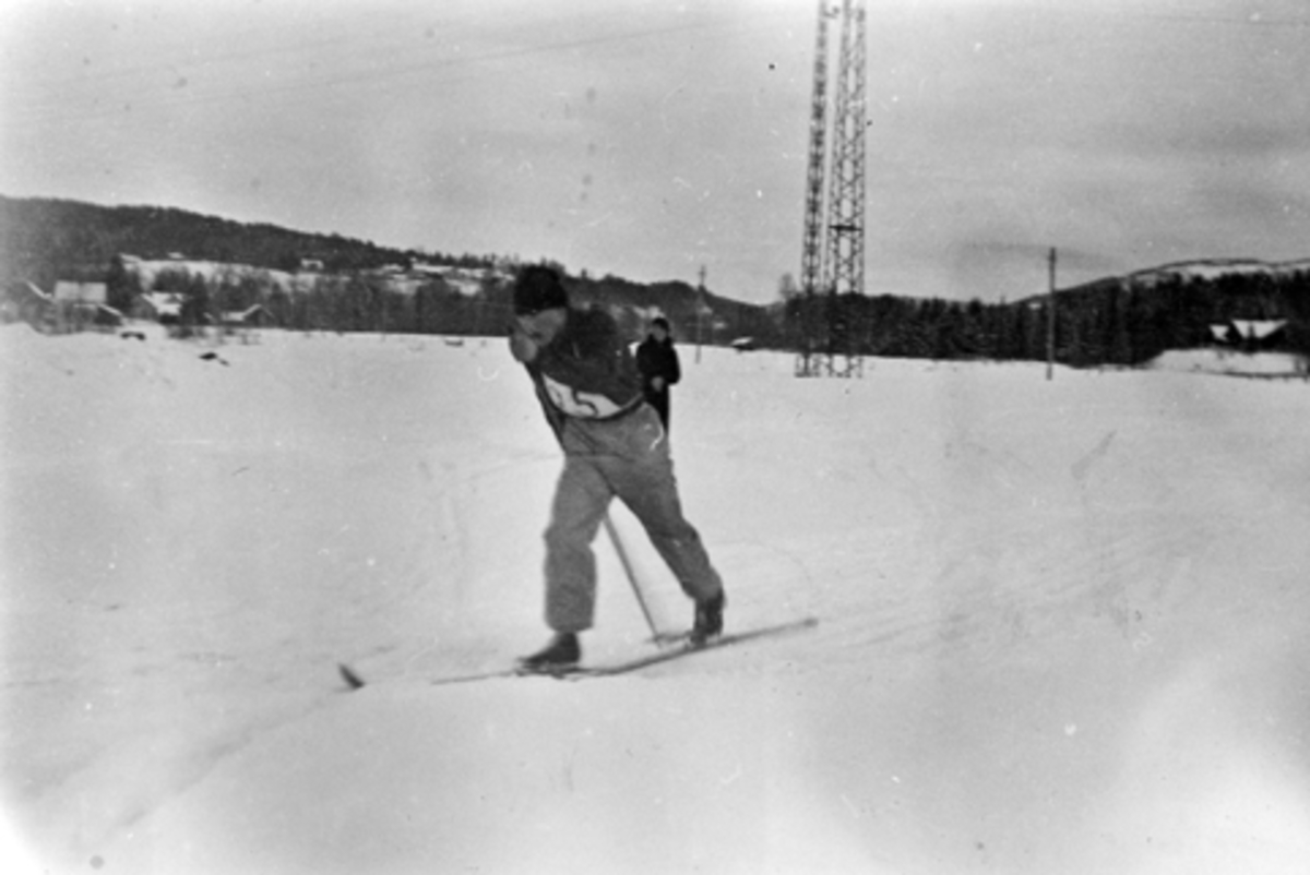 Kåre Weideborg (F.1918) AIL-renn, Brumunddal, 1937.