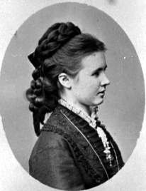 PORTRETT: MINA HAUGSETH