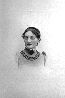 PORTRETT: LÆRER MAREN FLAGSTAD, FLAKSTAD VESTRE