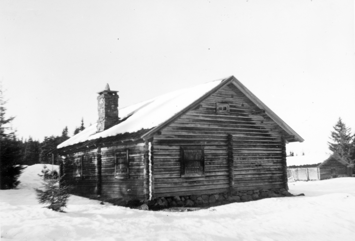 Skjesvollen, Skjesetra i Romedal Almenning, under garden Skje, vinteren 1964. 