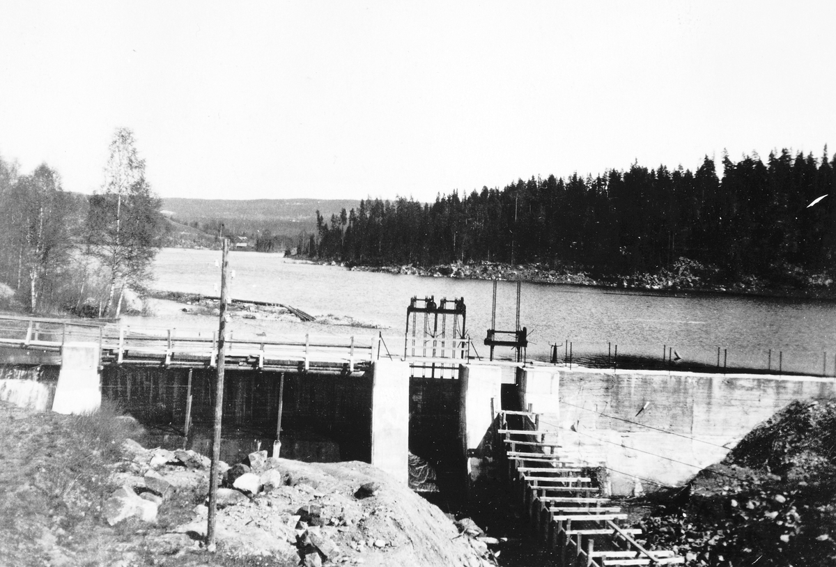 Saxruddammen også kalt Viksdammen under byggeperioden, ca. 1915. Tangen. 