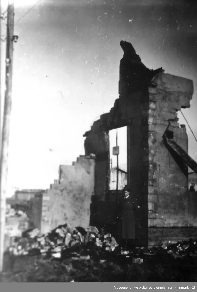 Rest av hus i Berlevåg, ca 1945