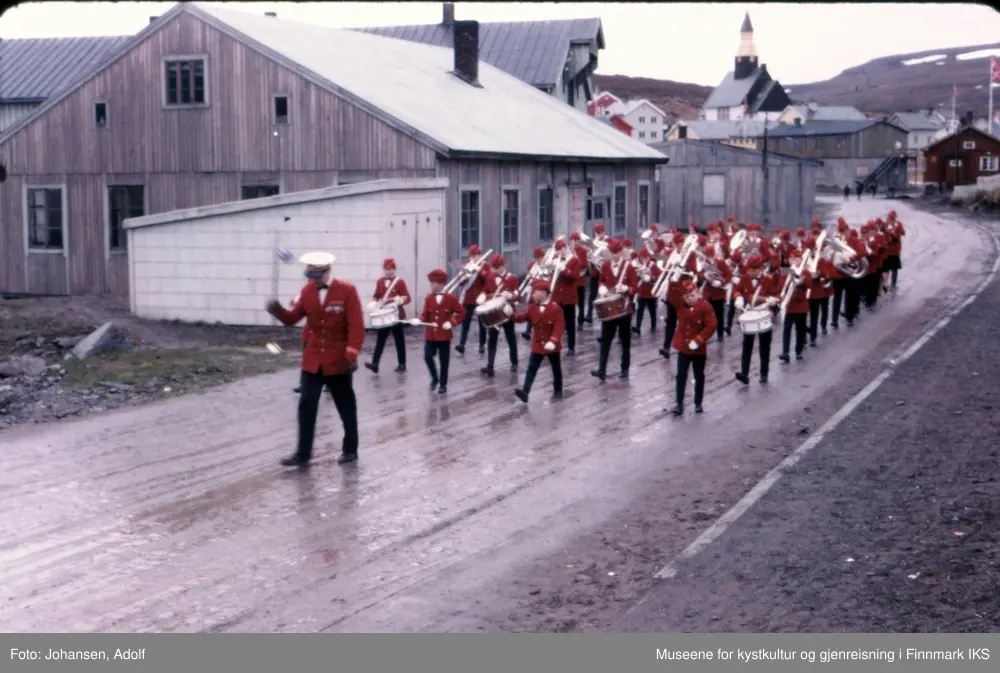 17.maitog i Havøysund midt på 1960-tallet.
