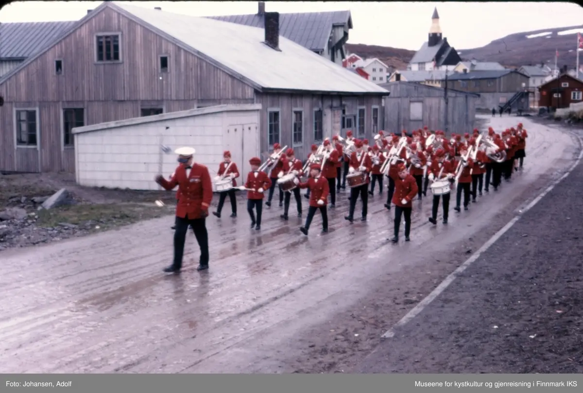 17.maitog i Havøysund midt på 1960-tallet.