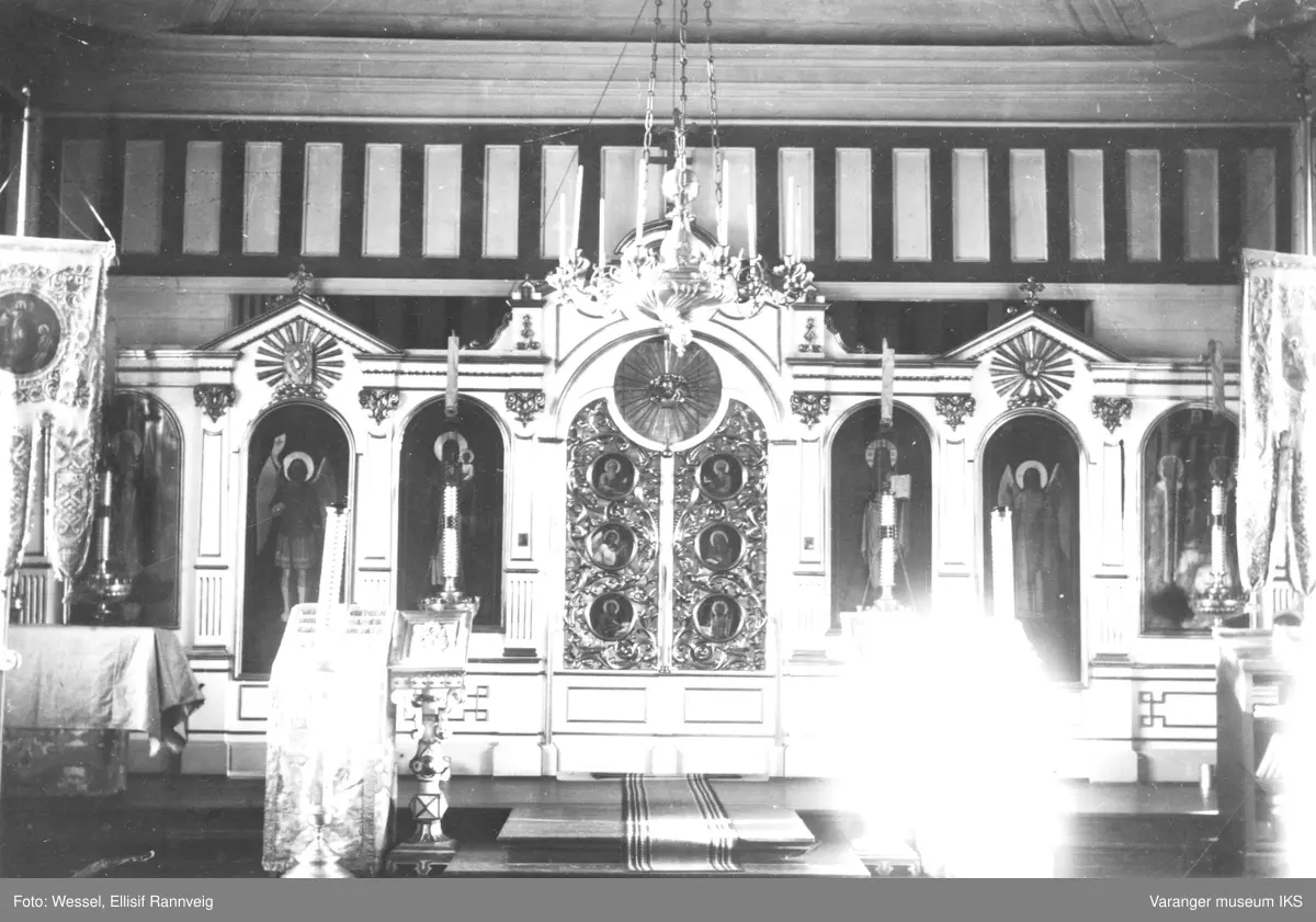 Billedveggen (ikonostasen)  i Boris Glebs kirke