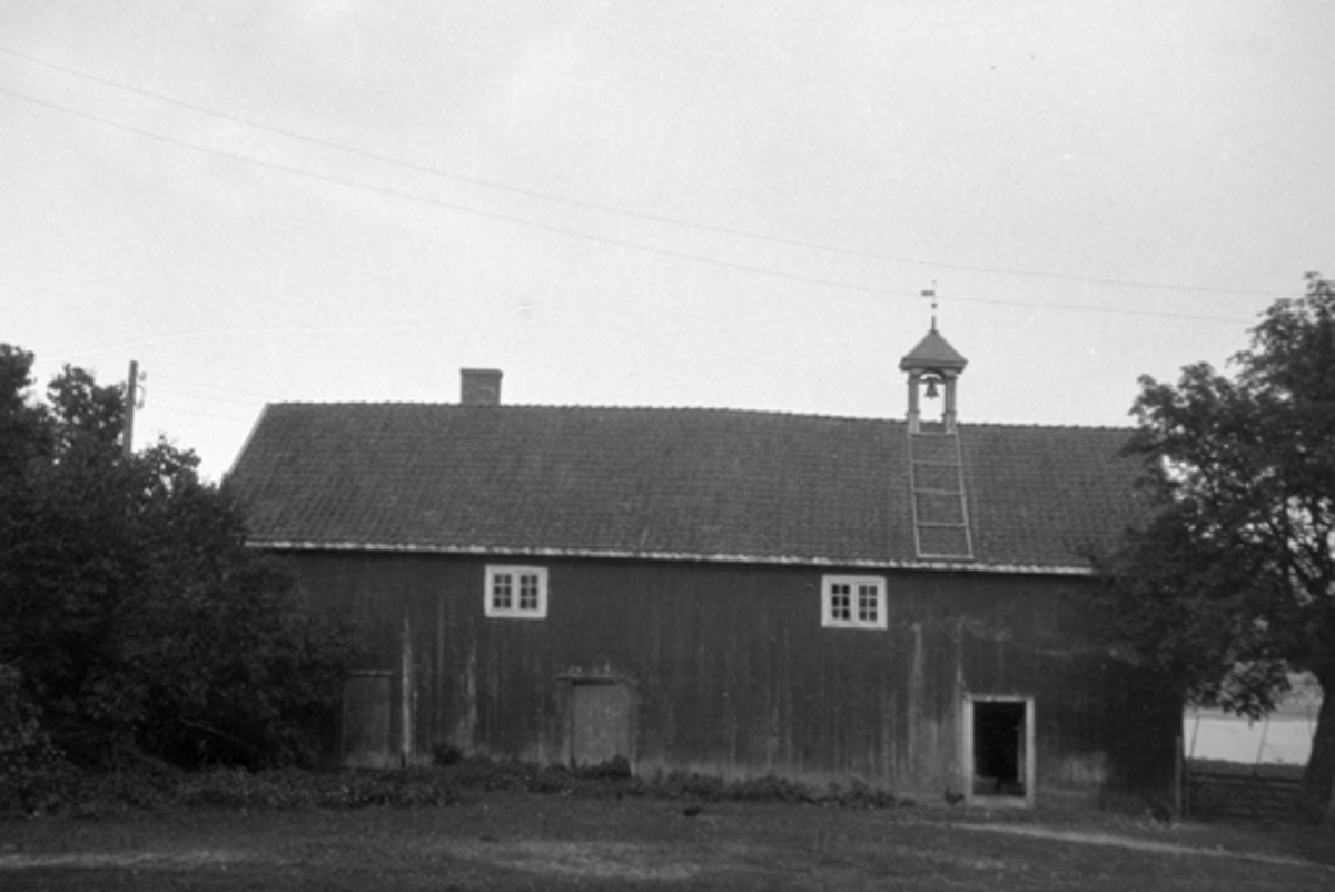 KVARBERG. RINGS. DRENGESTUE. EKSTR. MATKLOKKE. 