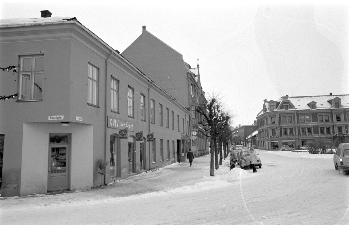 Parkgata 2, Hamar, eksteriør, vinter, butikk, "Gulvsenteret", Torggata 3.