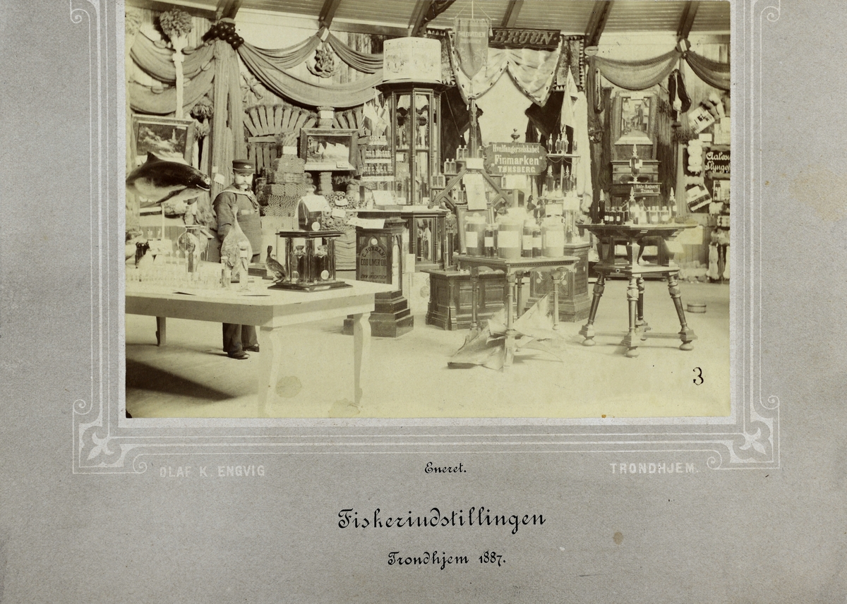 9 fotografier fra Fiskeriutstillingen i Trondhjem 1887.