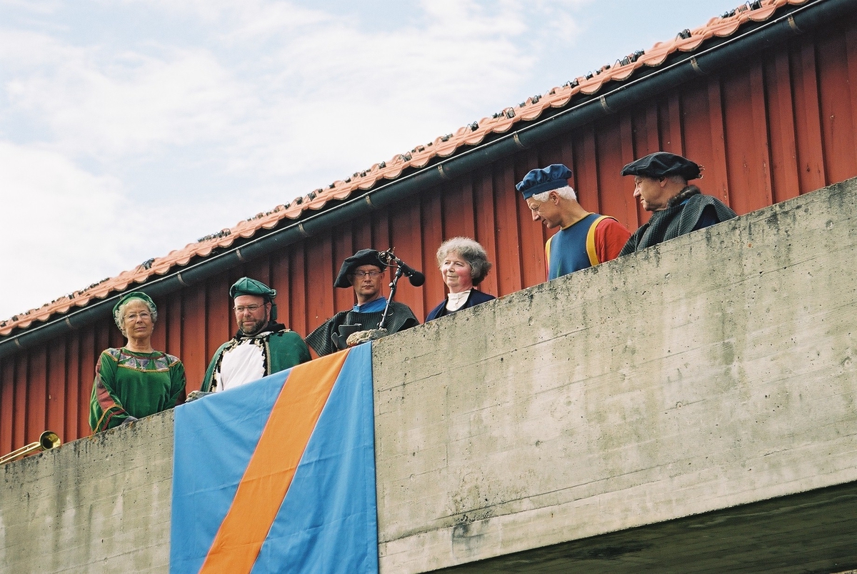 Middelalderdagen. 
Middelalderfestival, Hamar, Domkirkeodden, 2002. 