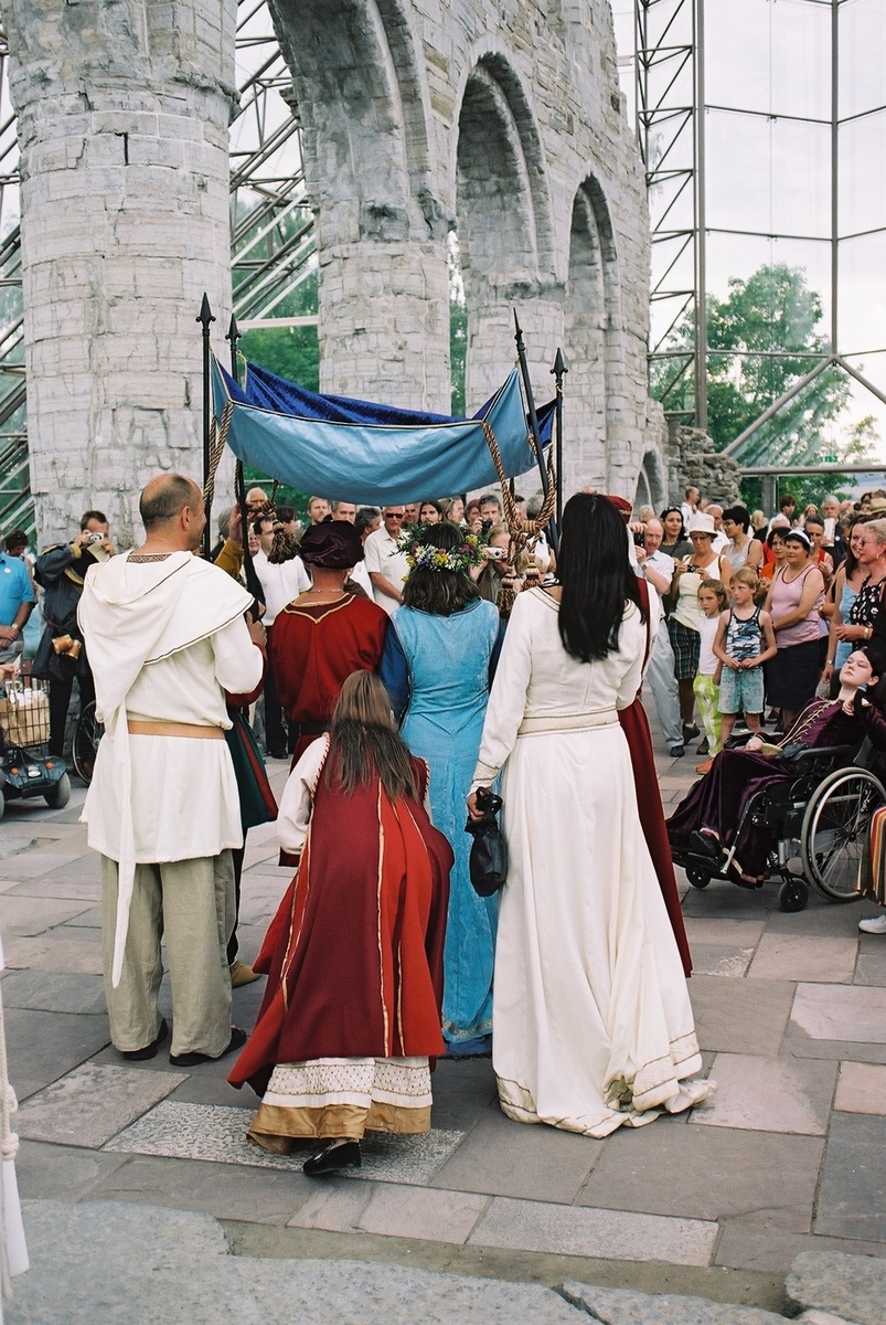 Middelalderdagen. 
Middelalderfestival, Hamar, Domkirkeodden, 2002. 