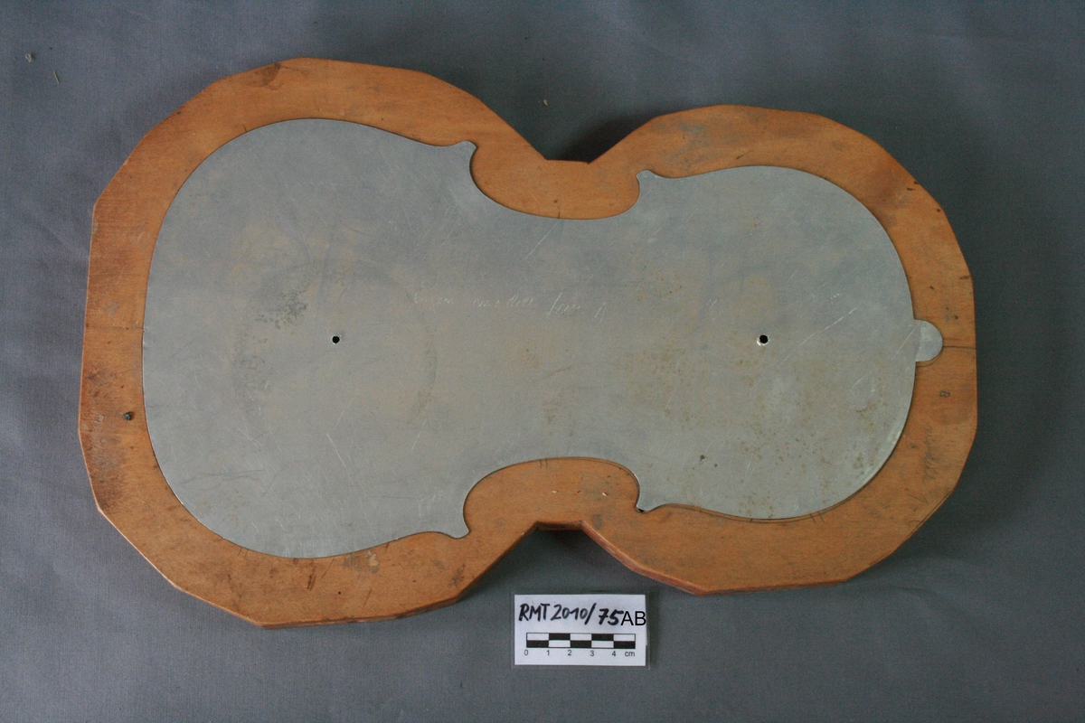 Fiolinmal for korpus i aluminium.