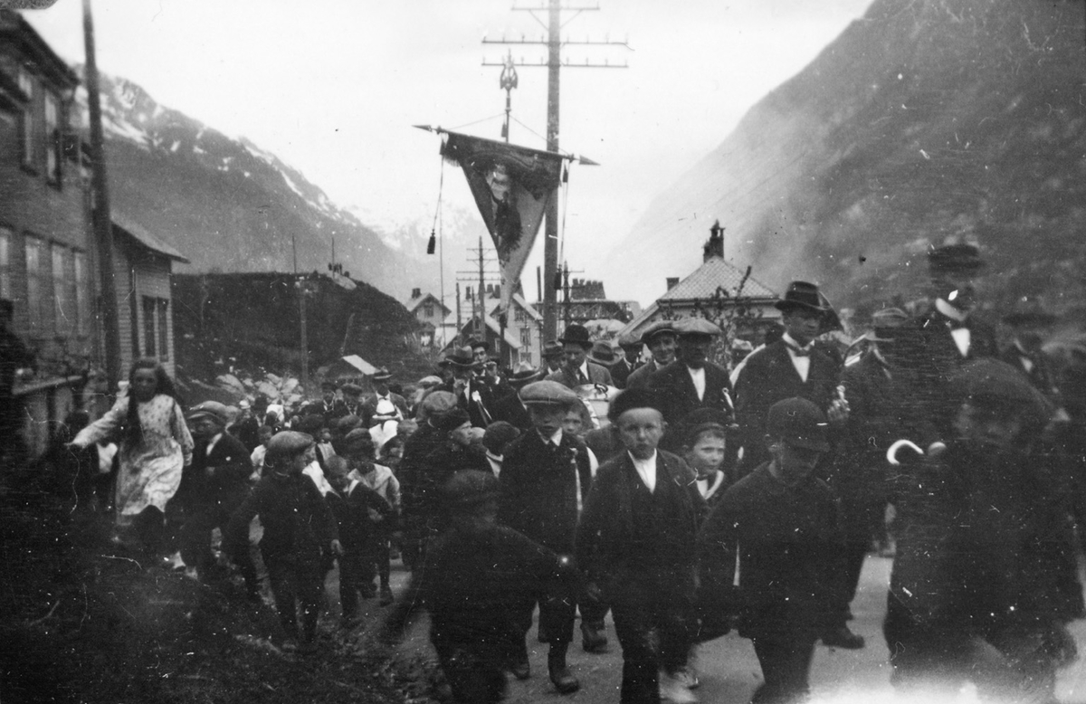 Barnetog ved Nyland 17.mai 1920.