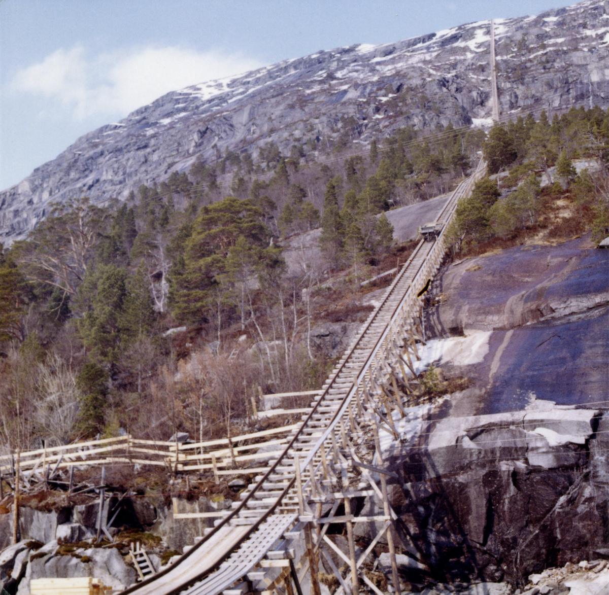 Trallebane frå Ringedalsvann til Lillefloren, kalla "Himmelstigen"