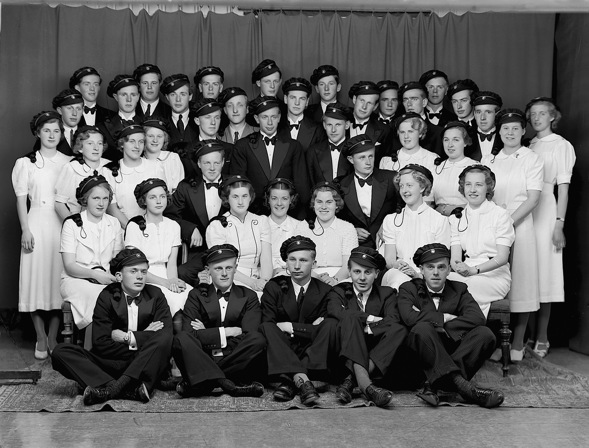 HAMAR KATEDRALSKOLE. STUDENTER. GRUPPE. MENN OG KVINNER. 