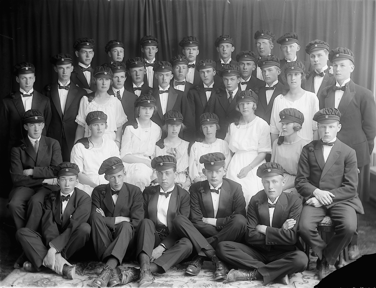 HAMAR KATEDRALSKOLE. STUDENTER. GRUPPE KVINNER OG MENN. 