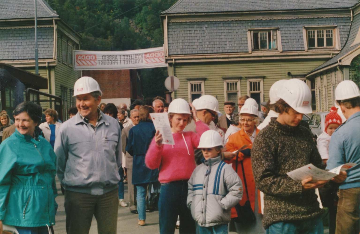 Open dag ved Odda Smelteverk i 1986.