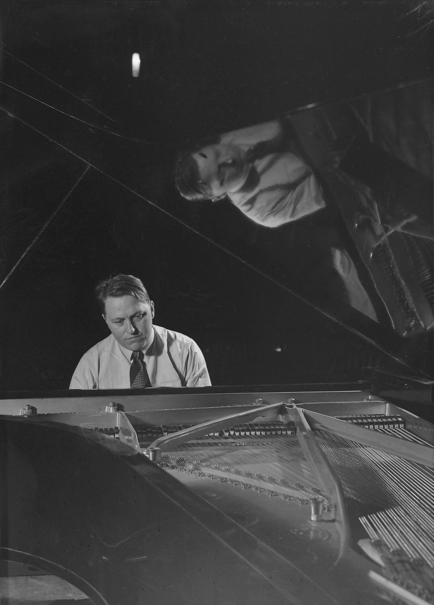 Pianist Ivar Johnsen