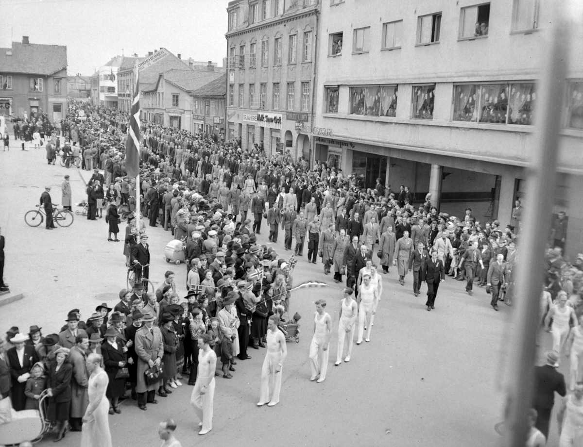 Hamar, 17. mai 1949, Hamar by 100 år, byjubileet 1949, barnetog,
