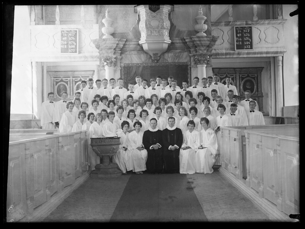 Konfirmanter i Røros kirke, 1960