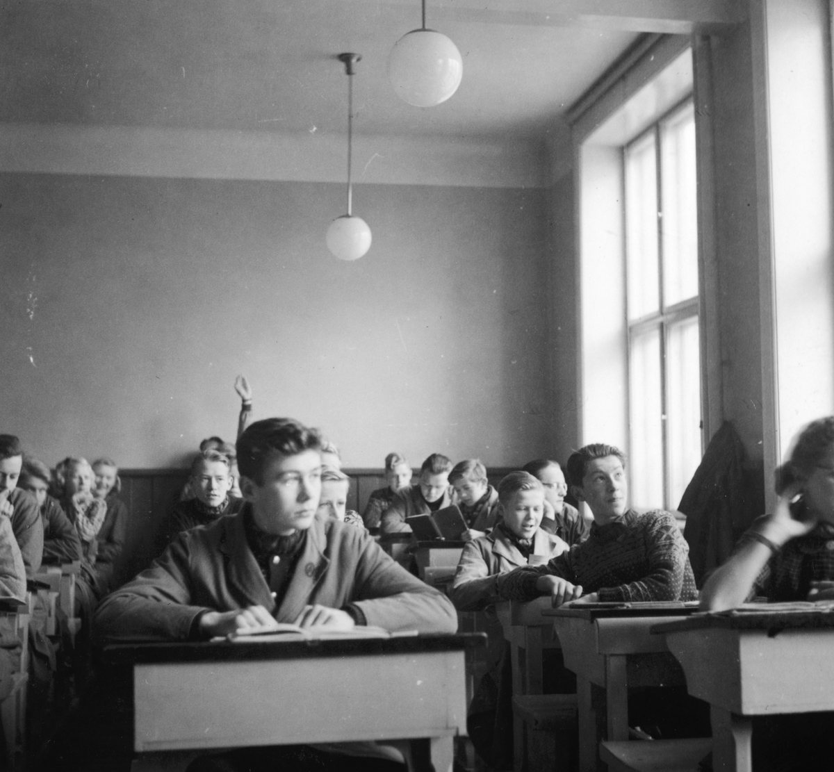 Hamar katedralskole, elever i klasserom, klasse 2C. Ukjente. 12. 03. 1940. 
