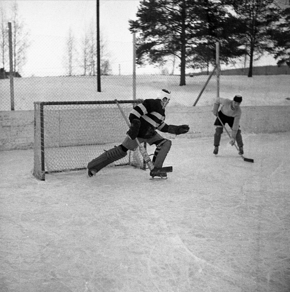 Storhamarbanen, Ishockeyspillere på utendørsbanen, Skoleturnering mellom Hamar – Stange – Elverum og Lillehammer. Hamar Katedralskole vant turneringen foran Elverum, Lillehammer og Stange