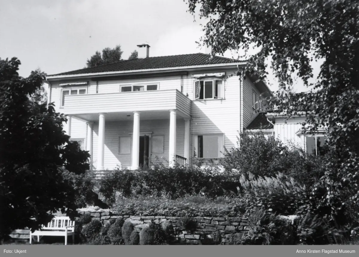 Kirsten Flagstads hjem Amalienborg i Kristiansand 1954. Kirsten Flagstad's home Amalienborg in Kristiansand, Norway 1954. 