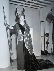 Rollebilde. Kirsten Flagstad som Brünnhilde i Valkyrien i fi