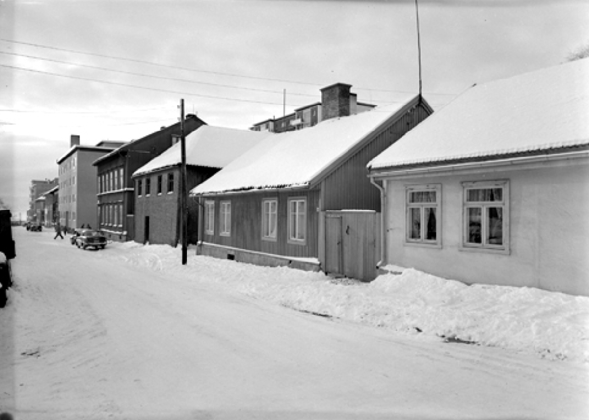 MORTERUDSGATE, SMÅHUSBEBYGGELSE, VINTER, FØR BYGGING AV HØYBLOKK. 9. 12. 1959