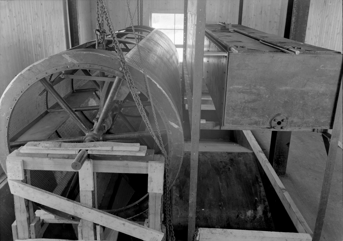Hamar, Tommelstad, Hamar Statskleng (1937), Det norske Skogfrøverk, Statens skogfrøverk, trommel for frørensing, modernisert i 1938, brant i 1946,