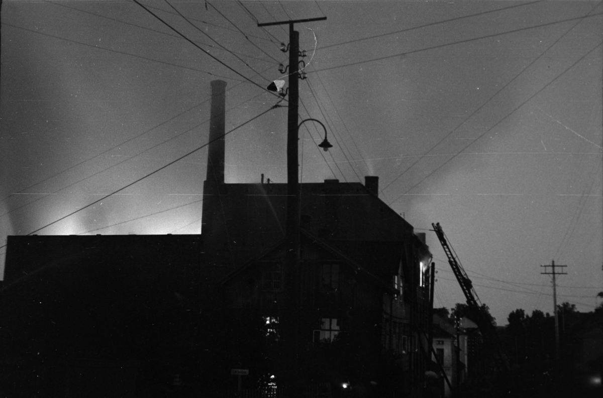 Hamar, Grønnegata 94, O. Kirkebye & Sønner A/S, hele garveriet brenner ned til grunnen, bybrann 1945,  