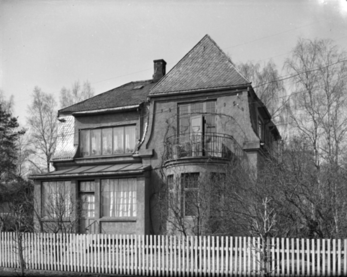 Hamar, St. Olavs gate 73, oppført 1915 etter tegninger av Chr. Evensen,