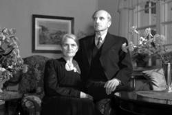 Brumunddal, fabrikkeier Berger Langmoen og Marie Langmoen, B