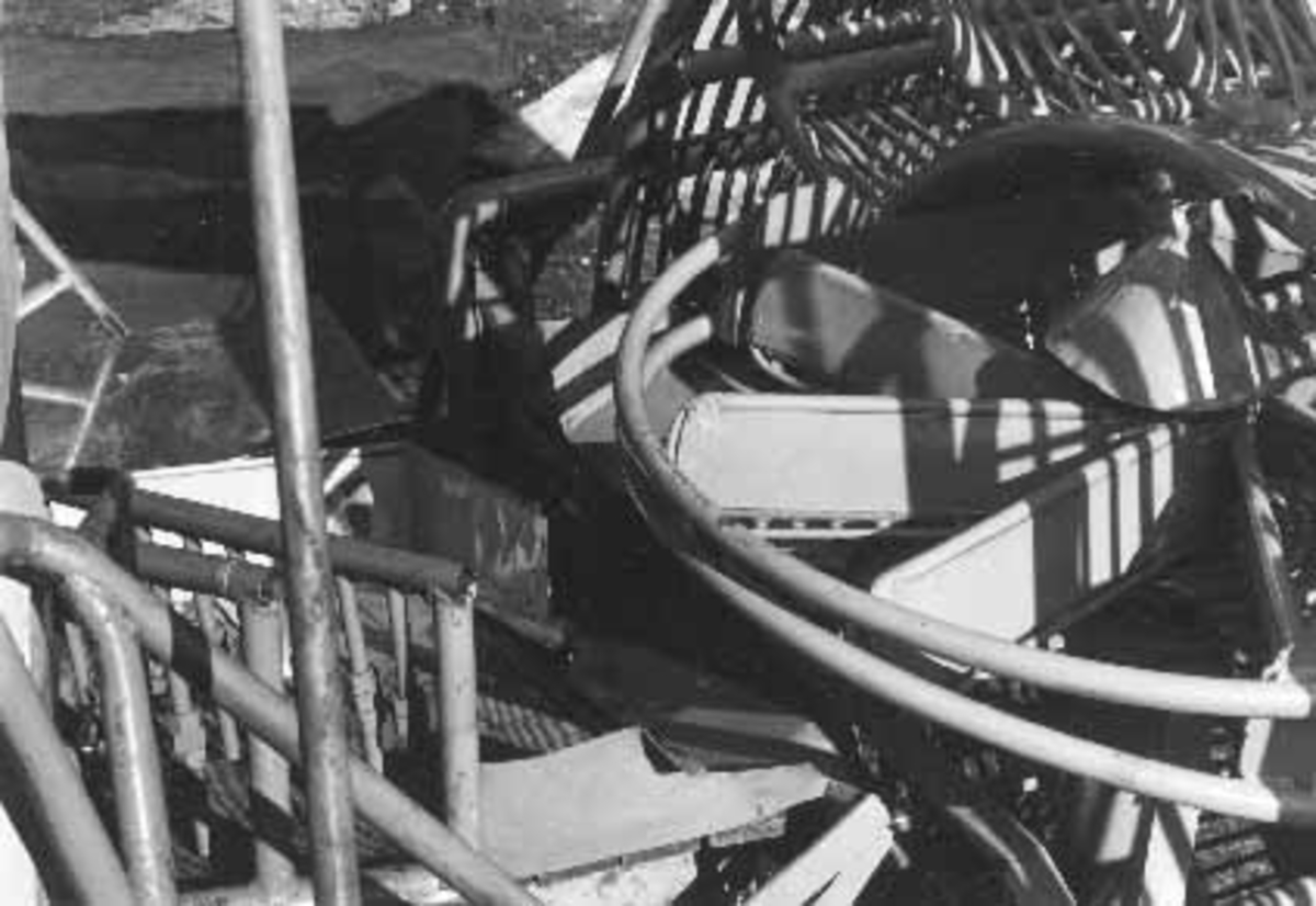 Hamar, Østregate 11 - 13, Ivar Olrud etablerte Olrud Auto i 1929, bilforhandler, bilverksted og bensinstasjon, ombygd traktor, automatisk potetopptaker, landbruksredskap utviklet av Olrud,