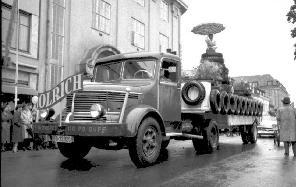 Hamardagen 1956, opptog, Strandgata, lastebil D-22020, Olrich, bildekk,