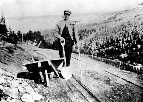 Vegvaktaren: Arbeid og bustad langs vegen