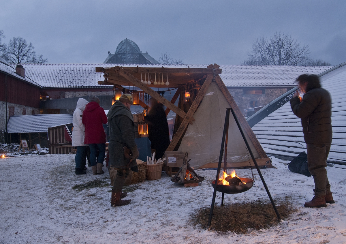 Julemesse i Borggården på Hedmarksmuseet, Domkirkeodden, 09. 12. 2012. 