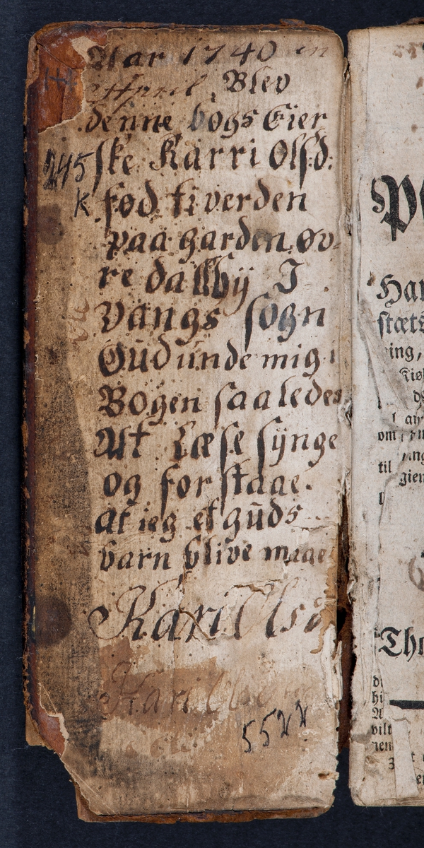 Thomas Kingos salmebok fra 1761. Eid av Kari Olsdatter fra Vang. Håndskrift på innsiden av bok omslaget. HH-5522