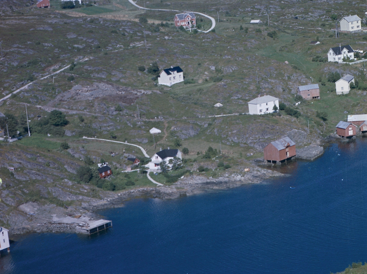 Eiendommer ved Knarrlagsundet