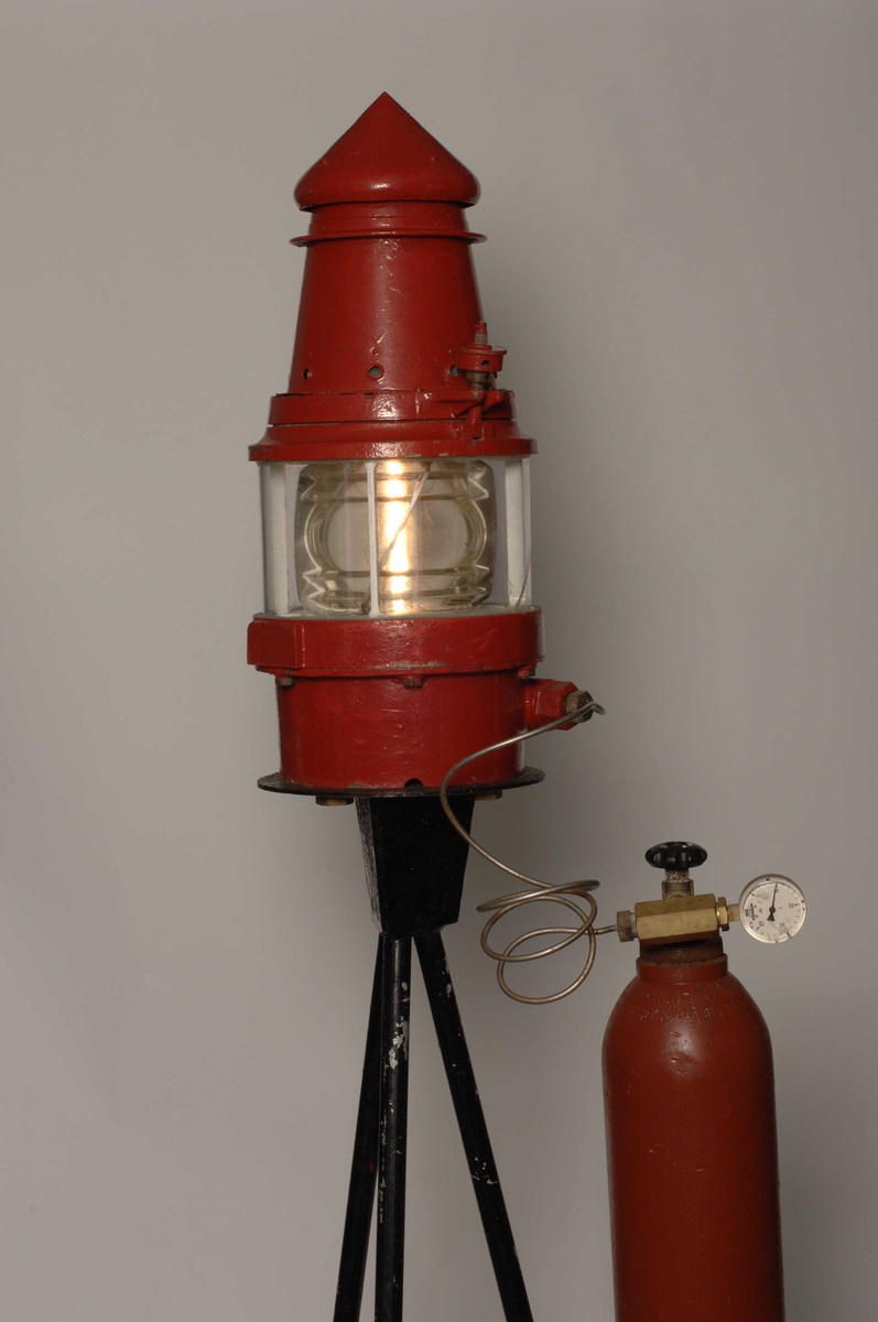 Aga gasslanterne med lys. Aga klippapparat og lys frå acetylengass
