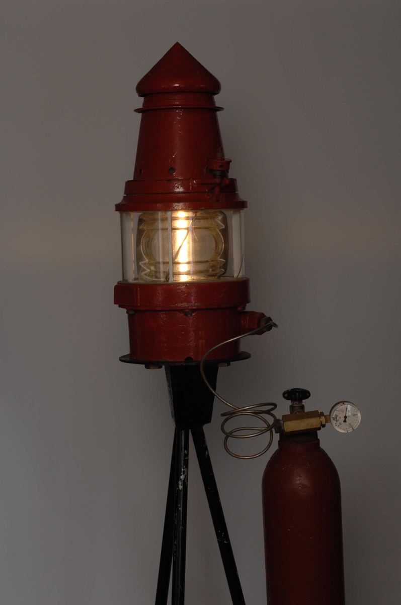 Aga gasslanterne med lys. Aga klippapparat og lys frå acetylengass