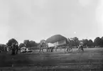 Flygplan Bleriot XI 'Nordstiernan' inför start för Carl Cederströms första flygning på Malmen år 1911. Flygplan Bleriot XI 