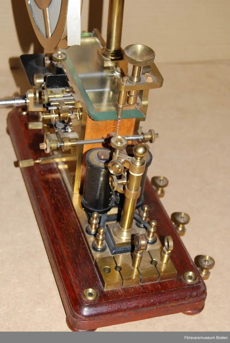 Från Boden radio "radiobunkern". Provsedel daterad 6/12 1938 på undersidan.