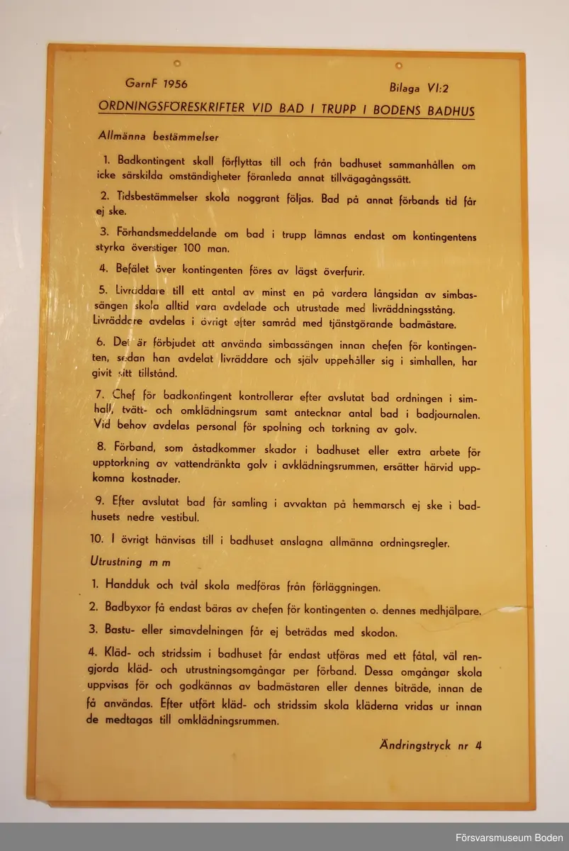 Inplastad skylt 33,5 x 52 cm. Utgåva från 1956.