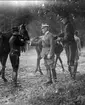 Nedanstående kavalleriofficerare avlade officersexamen på Karlberg 1923 och gick därefter ridskolan på Strömsholm 1924-25. Carl-Axel Stackelberg K 1, Sven Littorin K 3, Nils Frost K 4, Sven Axel Torén K 5, Carl Otto Smith K 6, Erik Wikland K 6. Grankvistar utdelas efter avslutad jaktritt.