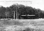 Karlsborg 1913. Nieuport IVG, det första flygplanet som landade i Karlsborg på Heden (Lusharpan). Planet flögs av löjtnant Gösta von Porat.