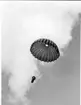 Fallskärmsjägarskolan Karlsborg 1956.Hoppning.