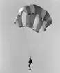 Fallskärmsjägarskolan i Karlsborg 1958.Hoppning.