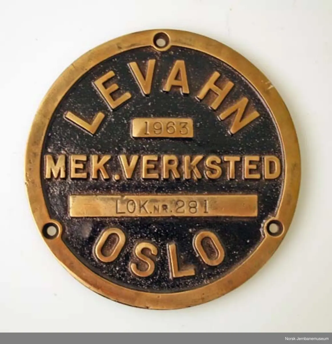 Fabrikkskilt fra Levahn mek. verksted