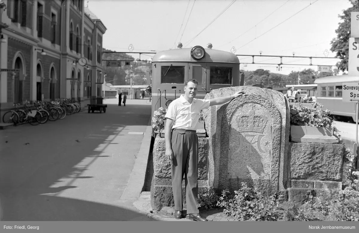 Georg Friedl på Kristiansand stasjon